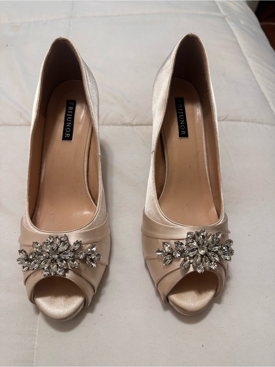Erijunor Shoes - ERIJUNOR Champagne Satin Peep-Toe Heels with Crystal Brooch